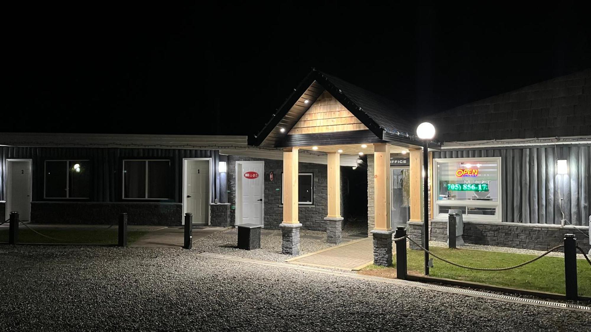 Mystic Isle Motel Wawa Exterior foto